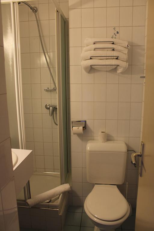 Cit'Hotel Le National Cluses Room photo